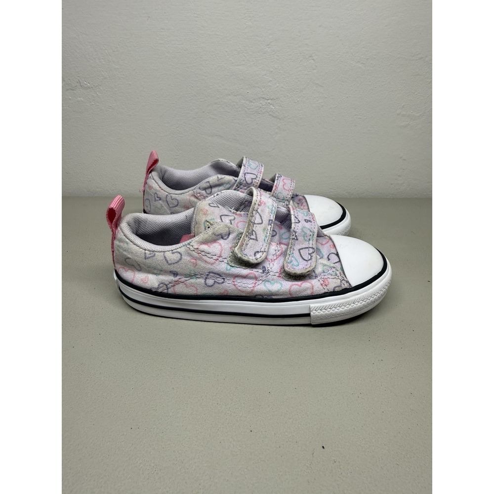 Converse Chuck Taylor Girls Size 9 All Star Easy On Low Top Sneakers Heart Print